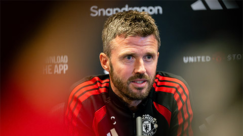 Khả năng kiểm soát cảm xúc bậc thầy của Michael Carrick!